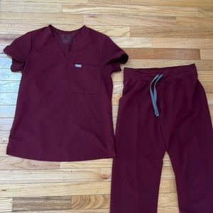 FIGS Burgundy XS Set